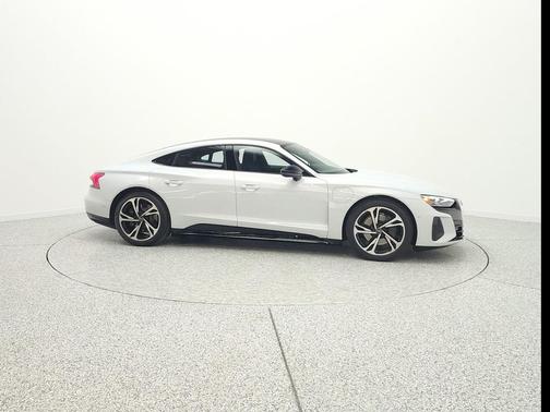 Suzuka Gray Metallic 2024 Audi e-tron GT Prestige quattro