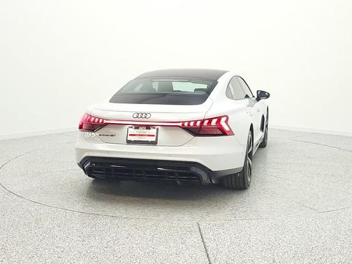 Suzuka Gray Metallic 2024 Audi e-tron GT Prestige quattro