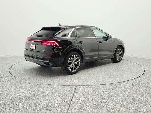 Mythos Black Metallic 2023 Audi Q8 55 Premium Plus