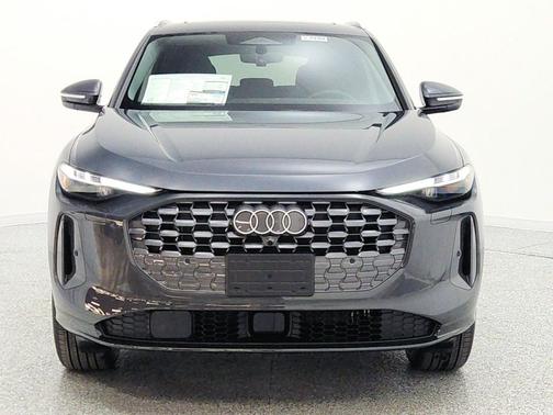 Tambora Gray Metallic 2026 Audi Q5 Premium Plus TFSI quattro S tronic
