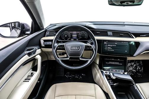 2022 Audi e-tron Premium