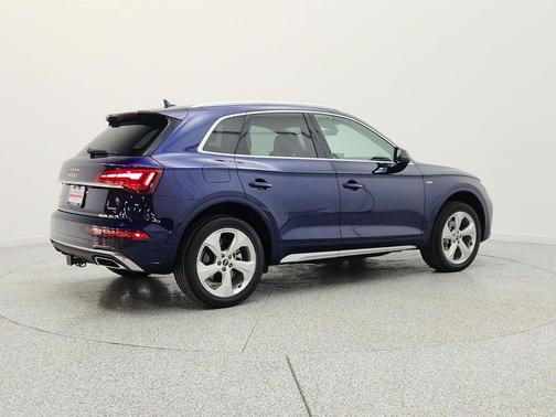 Navarra Blue Metallic 2023 Audi Q5 45 S line Premium Plus
