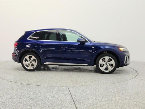 Navarra Blue Metallic 2023 Audi Q5 45 S line Premium Plus