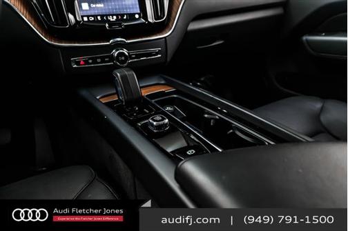 2024 Volvo XC60 B5 Plus Dark Theme