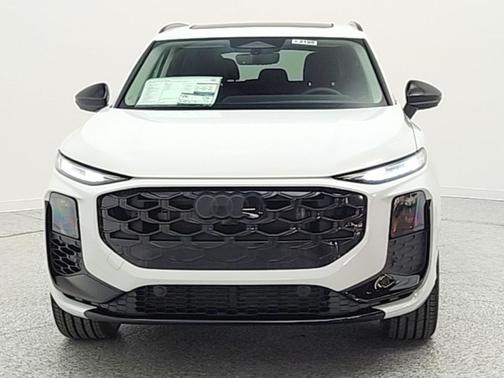 Glacier White Metallic 2026 Audi Q3 TFSI quattro S tronic