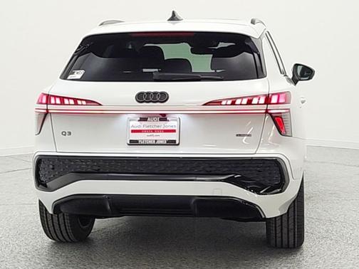 Glacier White Metallic 2026 Audi Q3 TFSI quattro S tronic