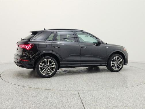 Mythos Black Metallic 2023 Audi Q3 Premium 45 TFSI S line quattro Tiptronic