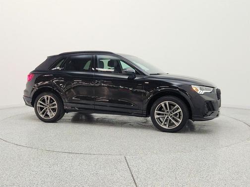 Mythos Black Metallic 2023 Audi Q3 Premium 45 TFSI S line quattro Tiptronic