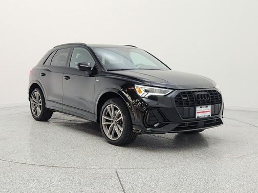Mythos Black Metallic 2023 Audi Q3 Premium 45 TFSI S line quattro Tiptronic