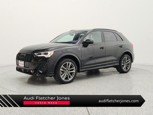 Mythos Black Metallic 2023 Audi Q3 Premium 45 TFSI S line quattro Tiptronic
