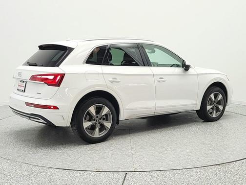 Ibis White 2023 Audi Q5 40 Premium