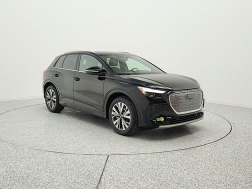 Mythos Black Metallic 2023 Audi Q4 e-tron Premium 40 RWD