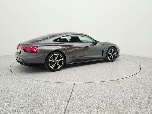 Daytona Gray Pearl Effect 2022 Audi e-tron GT Premium Plus