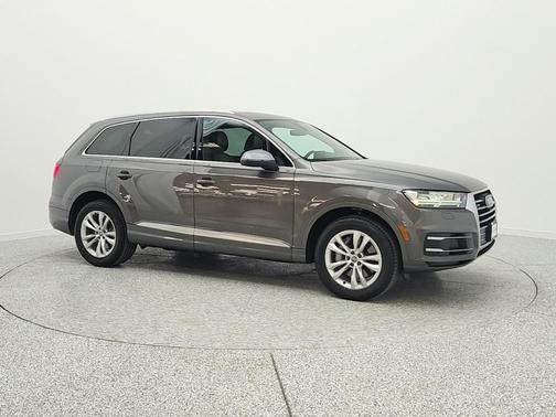 Samurai Gray Metallic 2019 Audi Q7 45 Premium