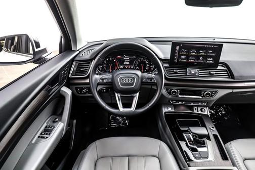 2023 Audi Q5 45 S line Premium