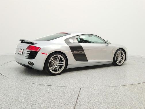 Ice Silver Metallic With Apollo Silver Sideblades 2010 Audi R8 4.2 quattro