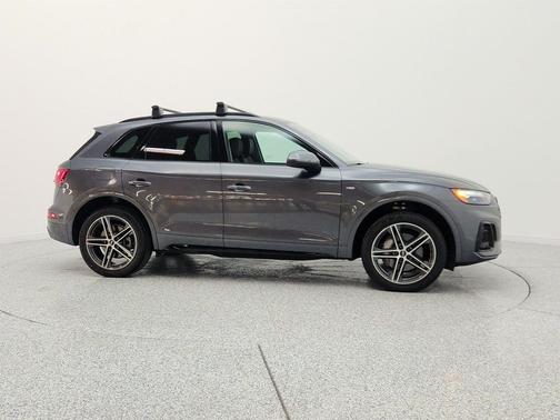 Daytona Gray Pearl Effect 2023 Audi Q5 55 S line Premium Plus