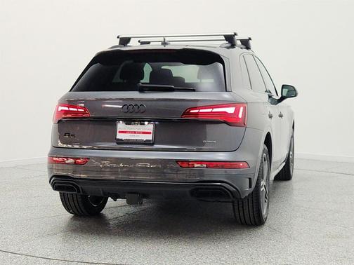 Daytona Gray Pearl Effect 2023 Audi Q5 55 S line Premium Plus