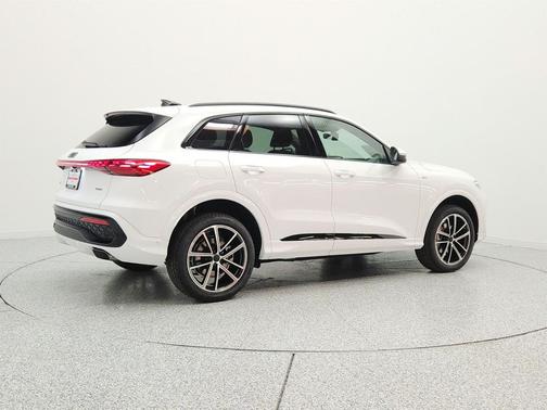 Arkona White 2026 Audi Q5 Premium Plus TFSI quattro S tronic