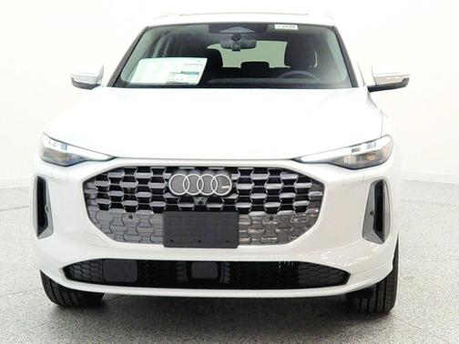 Glacier White Metallic 2026 Audi Q5 Premium Plus TFSI quattro S tronic