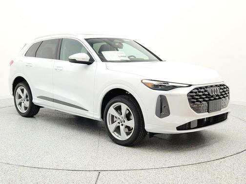 Glacier White Metallic 2026 Audi Q5 Premium Plus TFSI quattro S tronic