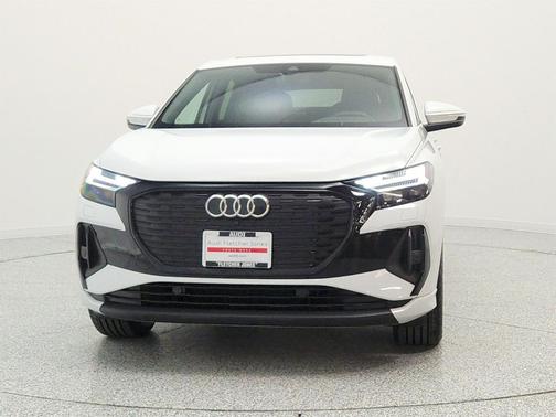 Glacier White Metallic 2023 Audi Q4 e-tron Prestige 50 quattro