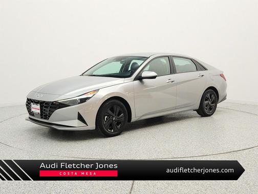Shimmering Silver Pearl 2021 Hyundai ELANTRA SEL