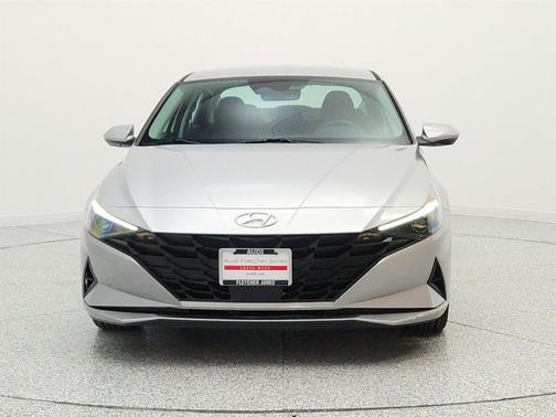 Shimmering Silver Pearl 2021 Hyundai ELANTRA SEL