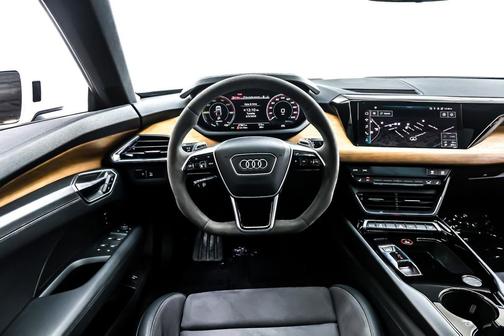 2023 Audi e-tron GT Premium Plus quattro