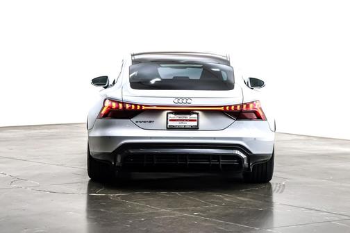 2023 Audi e-tron GT Premium Plus quattro
