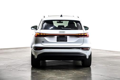 2025 Audi Q6 e-tron Premium Plus quattro