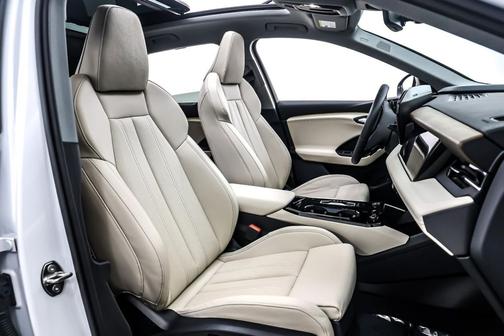 2025 Audi Q6 e-tron Premium Plus quattro