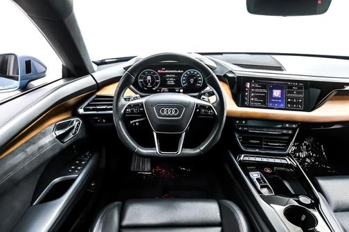 2024 Audi e-tron GT Premium Plus quattro