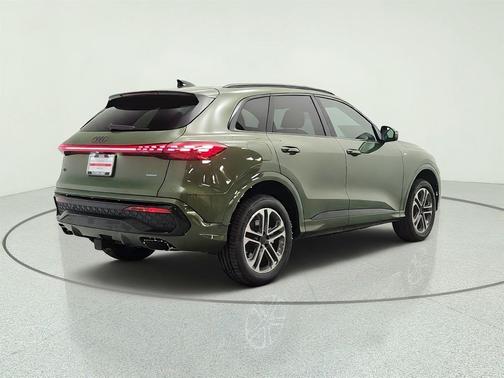 District Green Metallic 2026 Audi Q5 Premium TFSI quattro S tronic