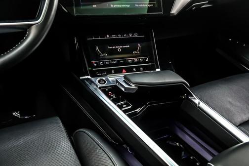 2021 Audi e-tron Prestige