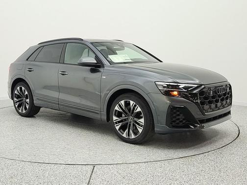 Daytona Gray Pearl Effect 2026 Audi Q8 55 Premium Plus