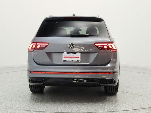 Platinum Gray Metallic 2024 Volkswagen Tiguan 2.0T SE R-Line Black