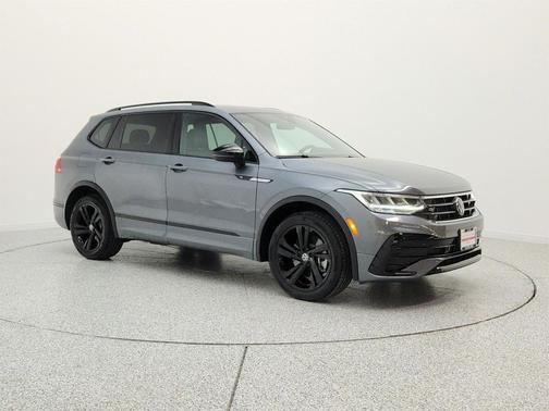 Platinum Gray Metallic 2024 Volkswagen Tiguan 2.0T SE R-Line Black