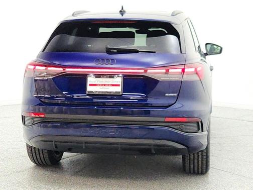 Navarra Blue Metallic 2023 Audi Q4 e-tron Prestige 50 quattro
