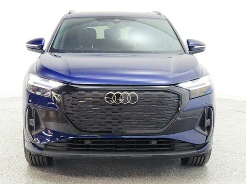 Navarra Blue Metallic 2023 Audi Q4 e-tron Prestige 50 quattro