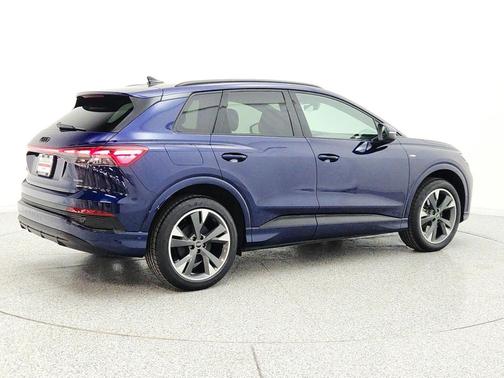 Navarra Blue Metallic 2023 Audi Q4 e-tron Prestige 50 quattro