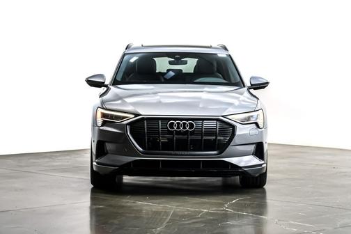 2022 Audi e-tron Premium