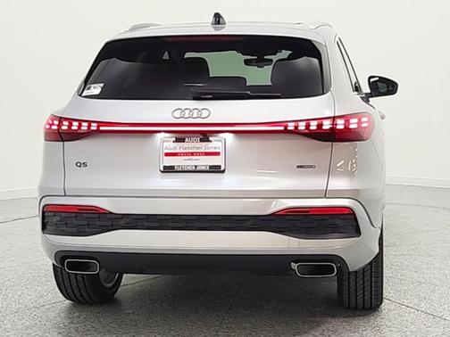 Florett Silver Metallic 2026 Audi Q5 Premium Plus TFSI quattro S tronic