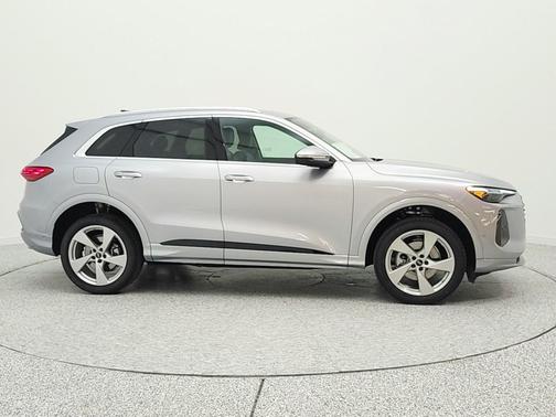 Florett Silver Metallic 2026 Audi Q5 Premium Plus TFSI quattro S tronic