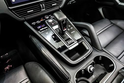 2022 Porsche Cayenne Cayenne