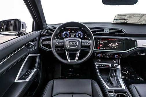 2025 Audi Q3 Premium 45 TFSI S line quattro Tiptronic