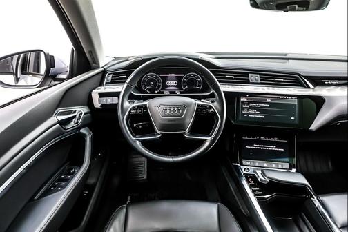 2021 Audi e-tron Premium