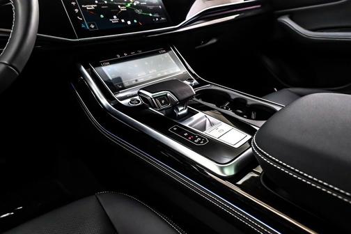 2025 Audi Q8 55 Premium Plus