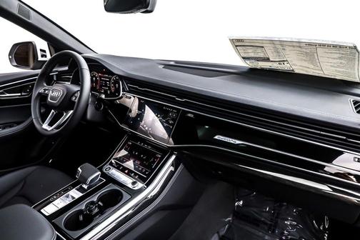 2025 Audi Q8 55 Premium Plus