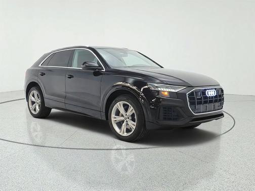 Mythos Black Metallic 2023 Audi Q8 55 Premium